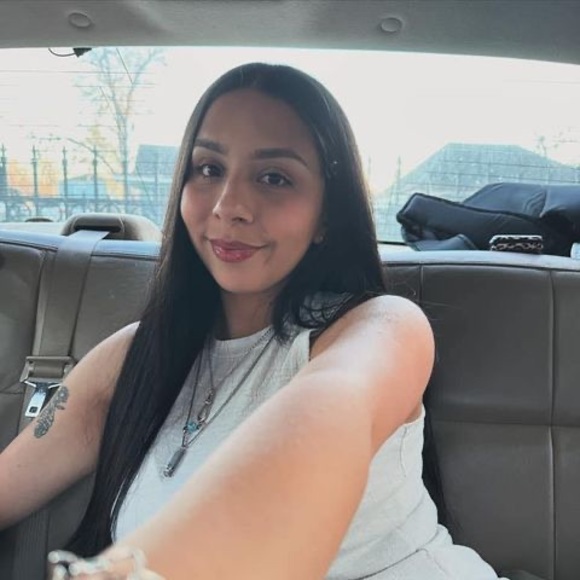 Meet your Posher, Nelly - Picture 1 of 1